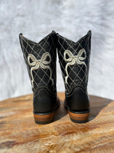 Load image into Gallery viewer, Black Bow Tanner Mark Boots