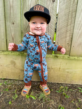 Load image into Gallery viewer, BLUE Bella-Breez Hunting Club Bamboo Sleeper READ DESCRIPTION (FINAL SALE)