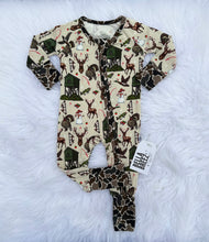 Load image into Gallery viewer, Holiday Huntin' Bamboo Sleeper