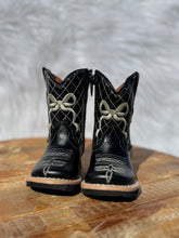 Load image into Gallery viewer, Black Bow Tanner Mark Boots