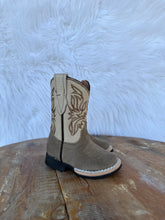 Load image into Gallery viewer, Taupe Suede Tanner Mark Boots