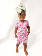 Load image into Gallery viewer, Blooming Bows Bamboo Short Set
