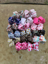 Load image into Gallery viewer, Printed 7.5 inch bedazzled hair bows