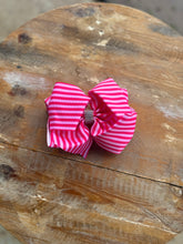 Load image into Gallery viewer, Printed 7.5 inch bedazzled hair bows