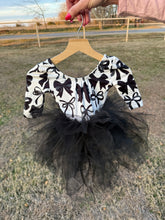 Load image into Gallery viewer, Bow tutu