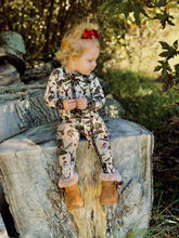 Load image into Gallery viewer, Holiday Huntin' Bamboo Sleeper