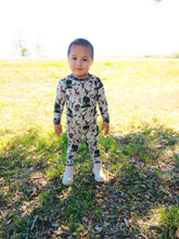 Load image into Gallery viewer, Holiday Huntin' Bamboo Set