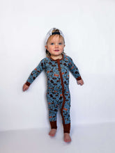 Load image into Gallery viewer, BLUE Bella-Breez Hunting Club Bamboo Sleeper READ DESCRIPTION (FINAL SALE)