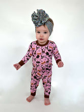 Load image into Gallery viewer, PINK Bella-Breez Hunting Club Bamboo Set (FINAL SALE)