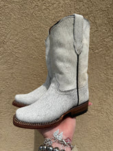 Load image into Gallery viewer, Genuine Cowhide boots(Tanner Mark)