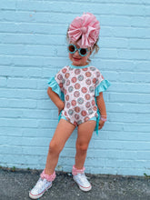 Load image into Gallery viewer, Ankle Ruffle Socks (Multiple Colors)