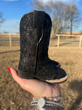 Load image into Gallery viewer, Dragon Black Tanner Mark boots