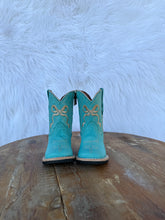 Load image into Gallery viewer, Turquoise Bow Tanner Mark Boots
