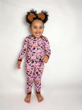 Load image into Gallery viewer, PINK Bella-Breez Hunting Club Bamboo Set
