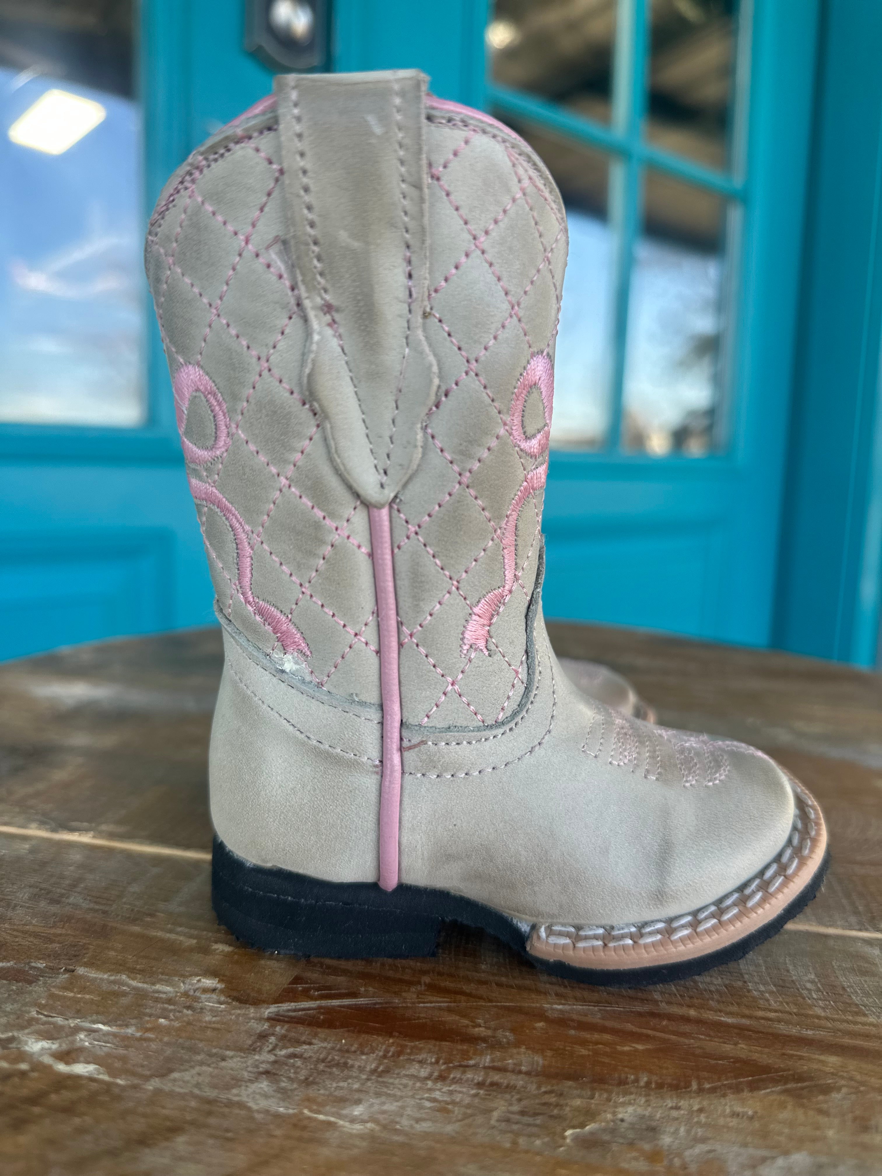 Pearl Bow Tanner Mark Boots