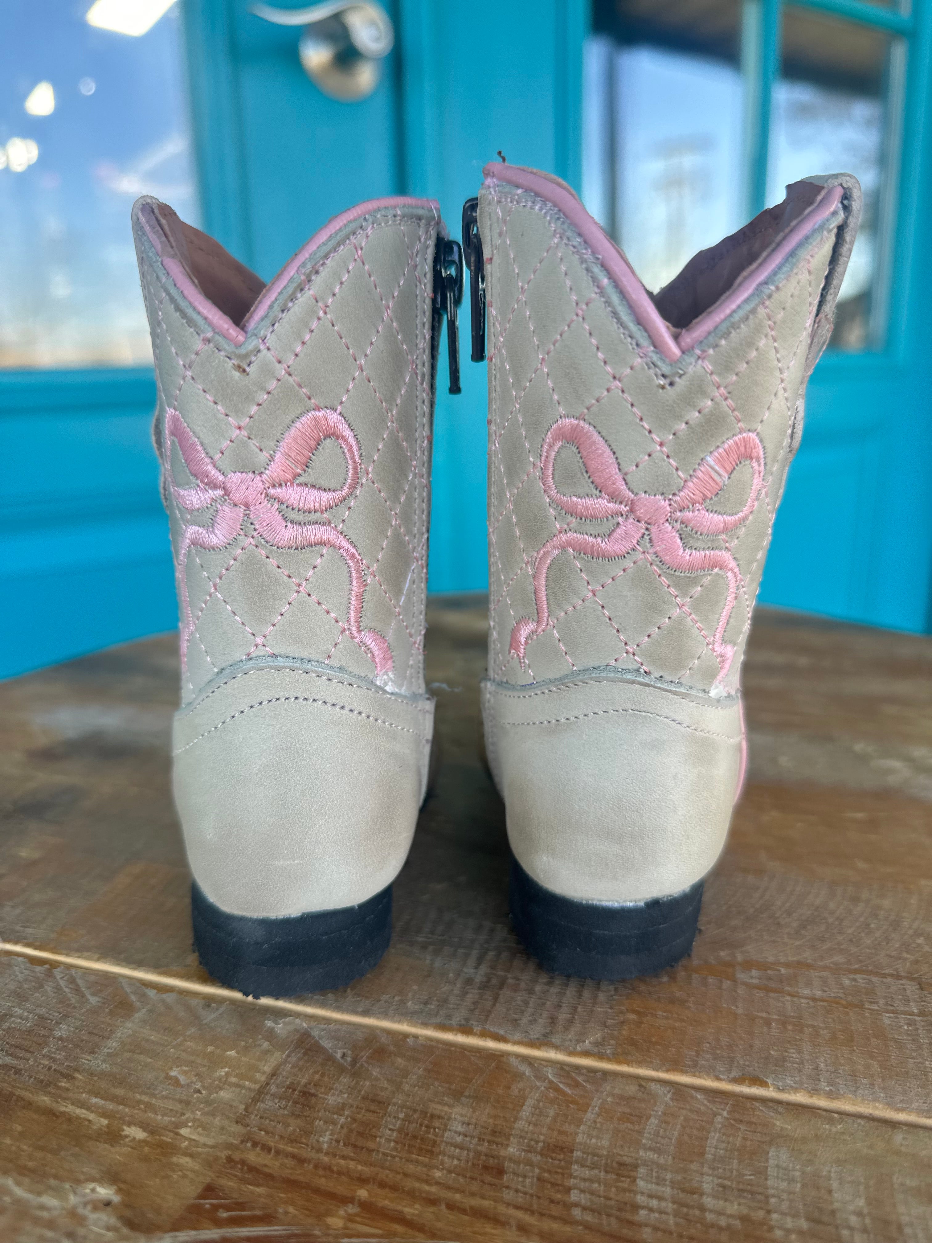 Pearl Bow Tanner Mark Boots