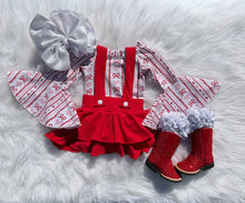 Load image into Gallery viewer, Vintage Valentines Bell Sleeve Leo/Top
