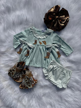 Load image into Gallery viewer, Boot scootin&#39; Cutie smocked set
