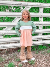 Load image into Gallery viewer, Jesus loves me pant set
