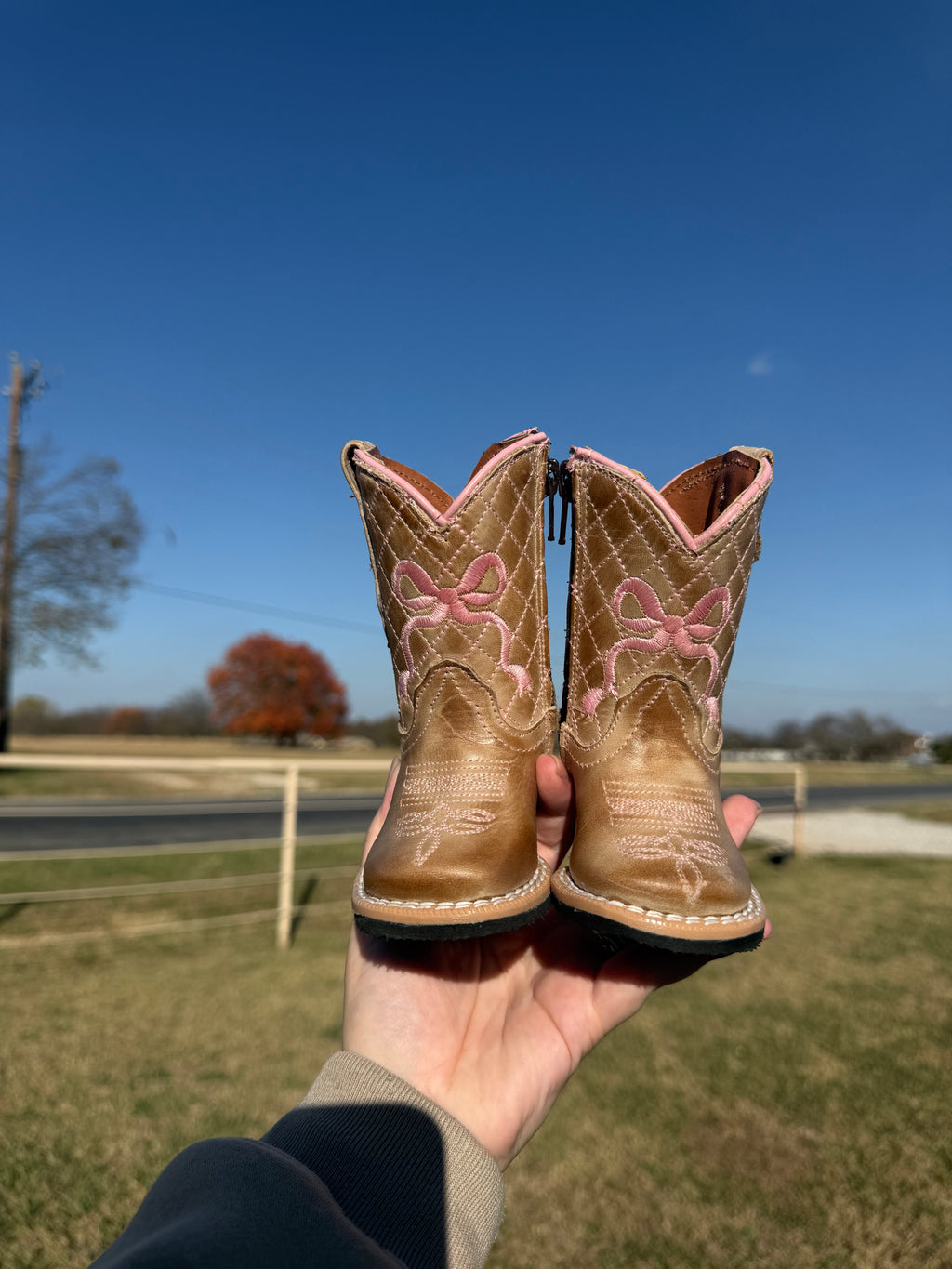 Tan Bow Tanner Mark Boots