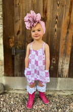 Load image into Gallery viewer, Fuchsia Tanner Mark Boots
