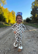 Load image into Gallery viewer, Christmas Tree Farm Bamboo Sleeper
