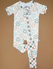 Load image into Gallery viewer, Rad Smiles Bamboo Short Sleeve Sleeper
