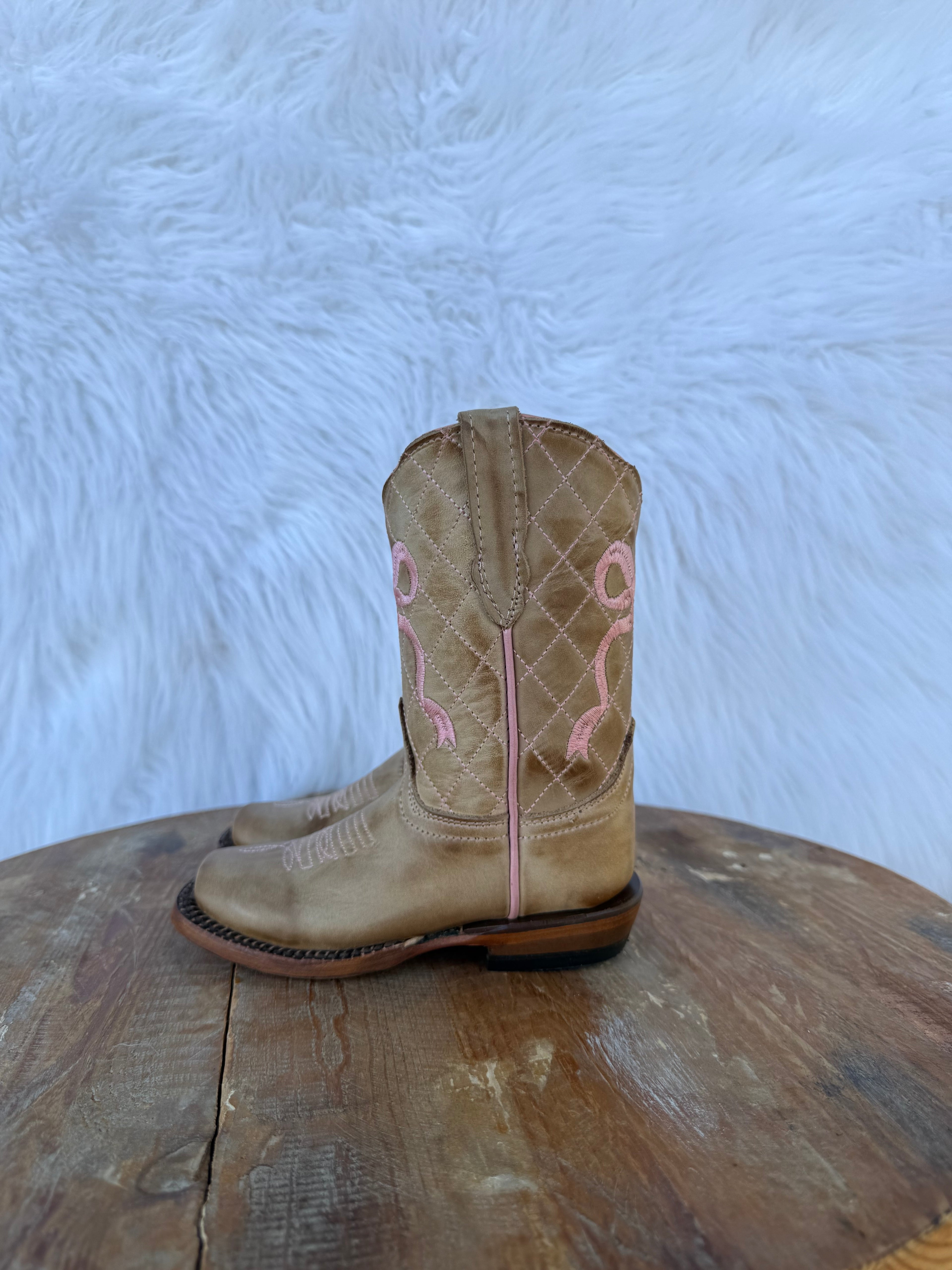 Tan Bow Tanner Mark Boots