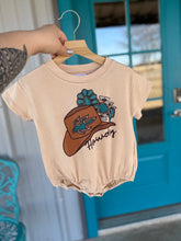 Load image into Gallery viewer, Howdy bubble/crewneck
