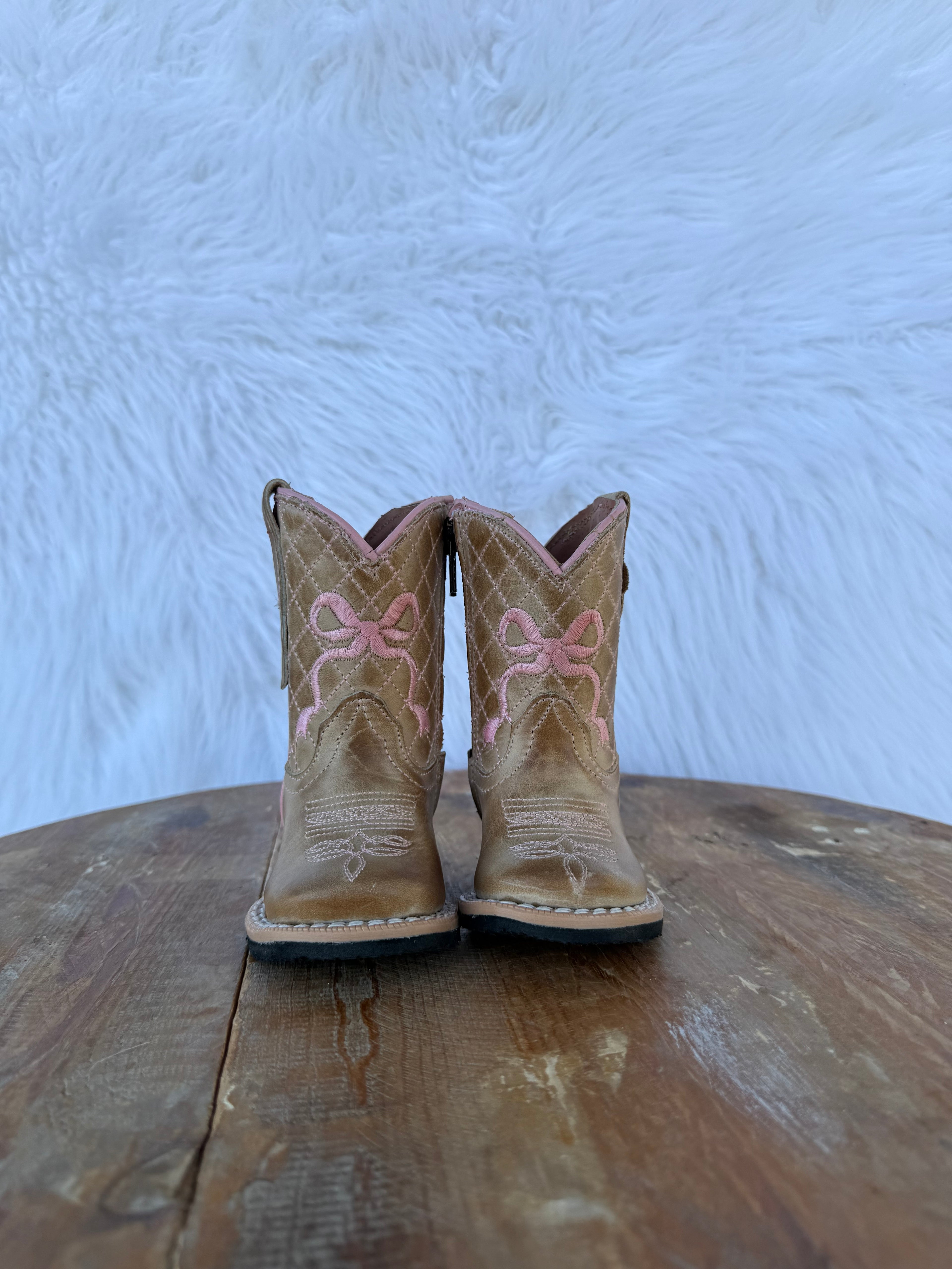 Tan Bow Tanner Mark Boots