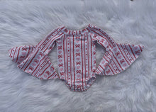 Load image into Gallery viewer, Vintage Valentines Bell Sleeve Leo/Top
