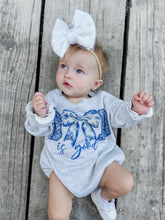 Load image into Gallery viewer, Toile Blue God is good bubble/sweatshirt
