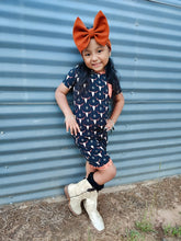Load image into Gallery viewer, Ranch N Rust Bamboo Short Set

