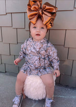 Load image into Gallery viewer, White Timber Set
