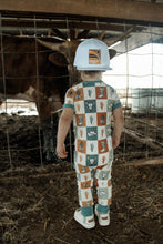 Load image into Gallery viewer, Wild West Checkers Short Sleeve Bamboo Sleeper
