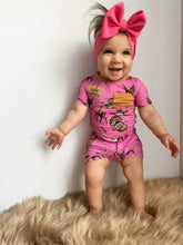 Load image into Gallery viewer, Pink Hunting Bamboo Short Set
