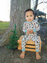 Load image into Gallery viewer, Small Town Christmas Bamboo Set
