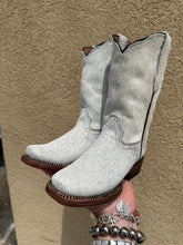 Load image into Gallery viewer, Genuine Cowhide boots(Tanner Mark)

