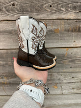Load image into Gallery viewer, Ostrich PRINT Tanner Mark boots
